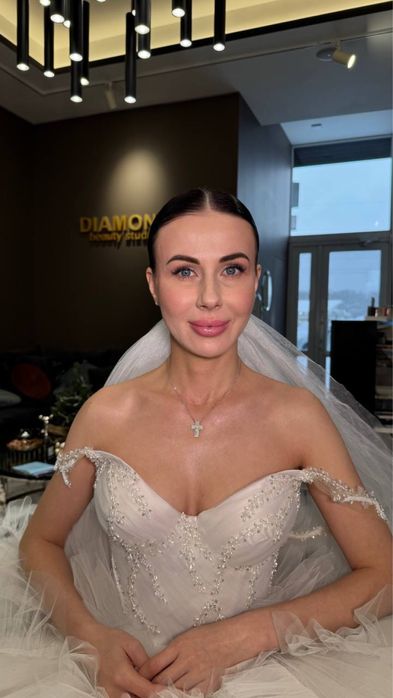 Продам НОВУ ВЕСІЛЬНУ СУКНЮ ( є багато варіантів)