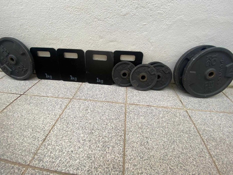Halteres variados para musculação