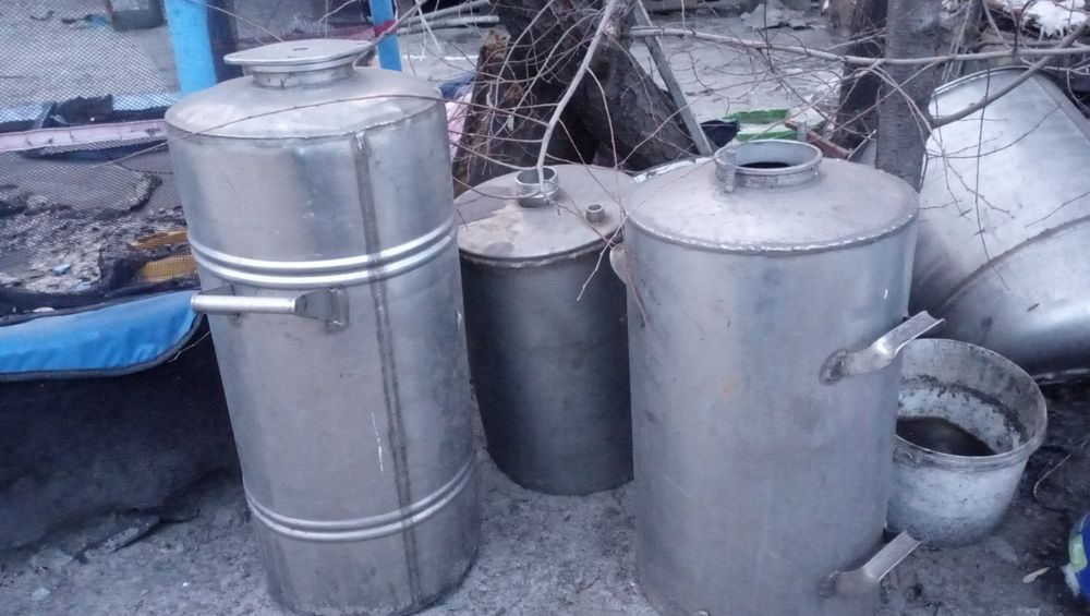 Кастрюли, бидоны мол., баки.