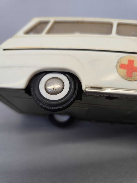 Stara zabawka samochód Skoda 1203 karetka antyk okres PRL.