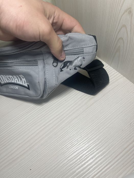 Сумка бананка lonsdale