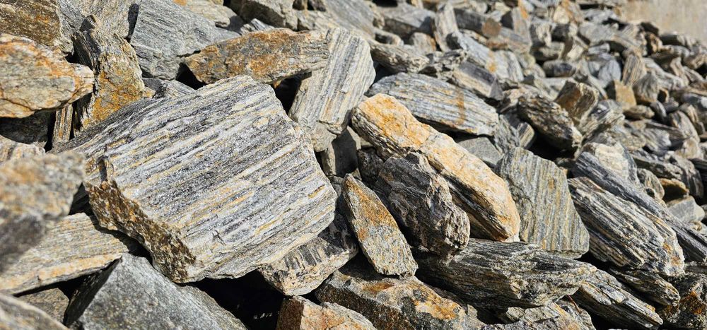 Kora kamienna gnejs do gabionów kamień ogrodowy grys kostka gabion