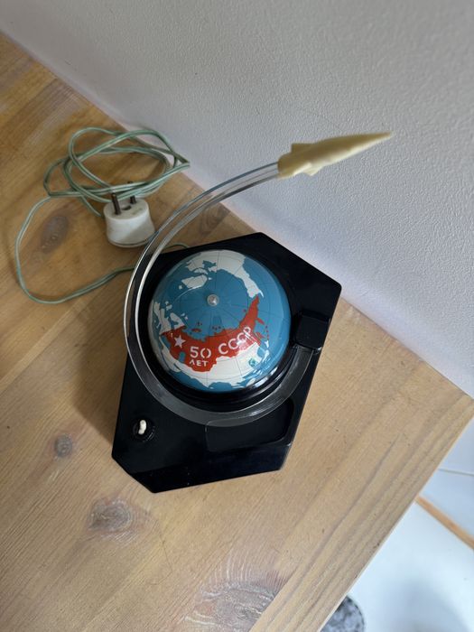 Lampka nocna z rakietą