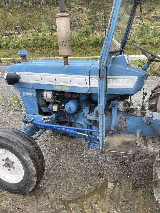 Traktor ford 4000