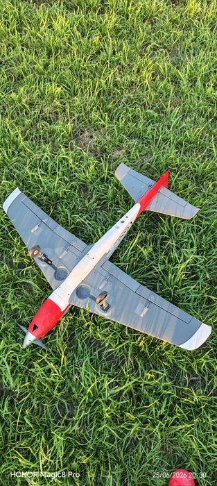 V1200 v2 samolot RC