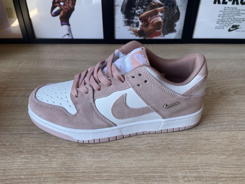 Nike Dunk Low “Particle Rose” в наявності