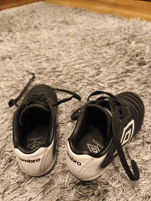 Chuteiras Umbro 26.5