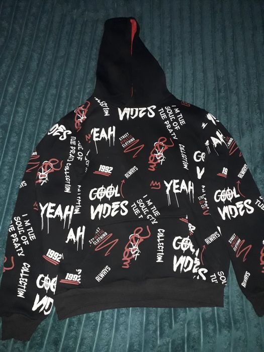 Продам толстовку для мальчика.на рост 176.б.у