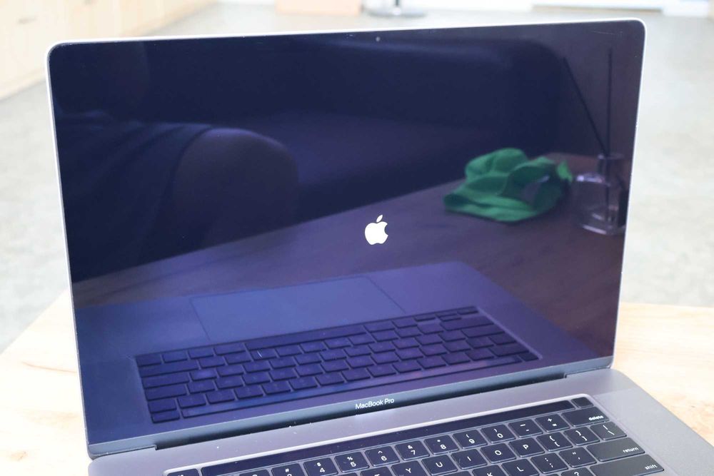 macbook pro 16