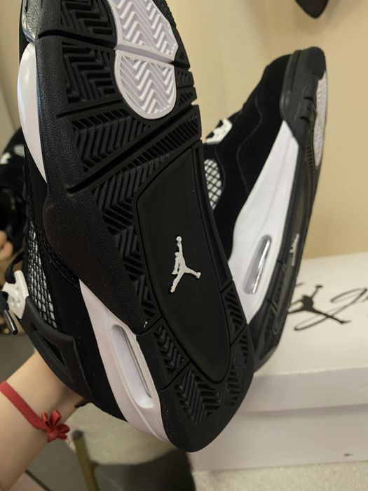 Bialo czarne Air Jordan 4 Retro