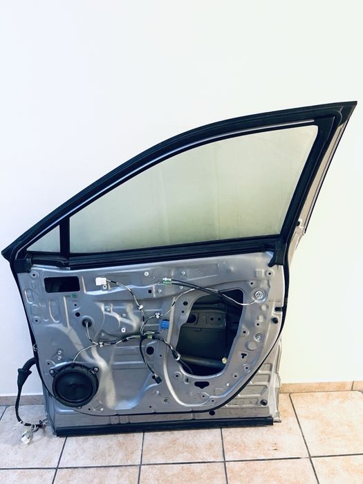 Дверь на Toyota Rav 4