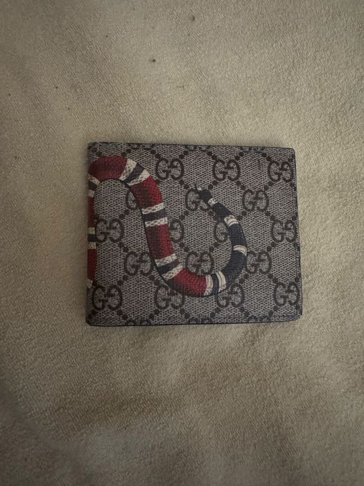 Carteira Gucci cobra