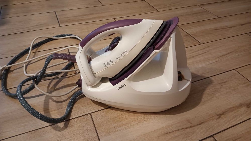 Żelazko z generatorem pary Tefal