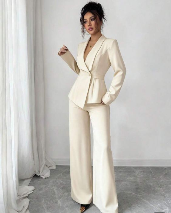 Костюм жіночий з брюками, новий, розмір S