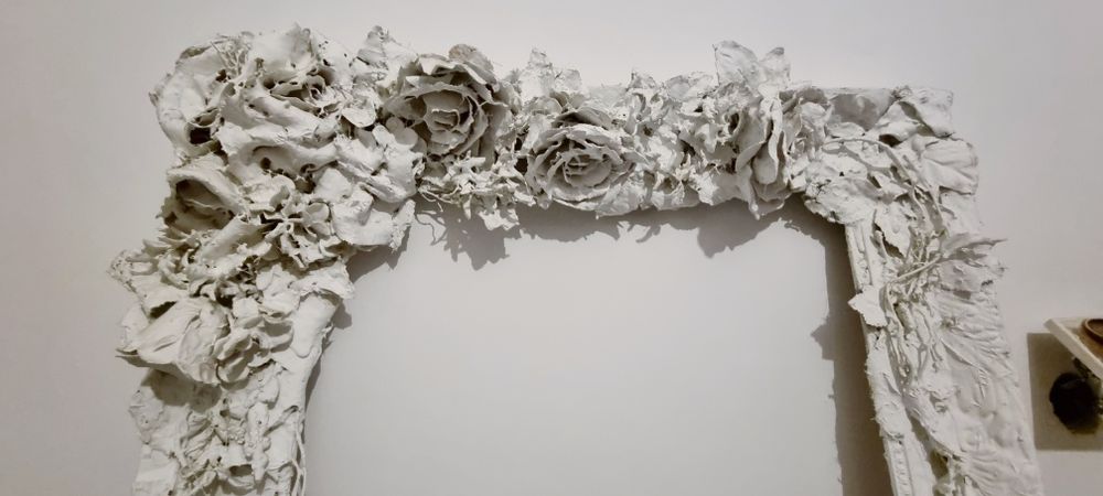 Rama Biała  z różami 70x138