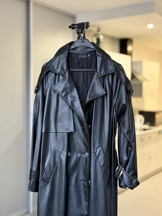 Шкіряний тренч від FLO xs/s оверсайз (жіночий)