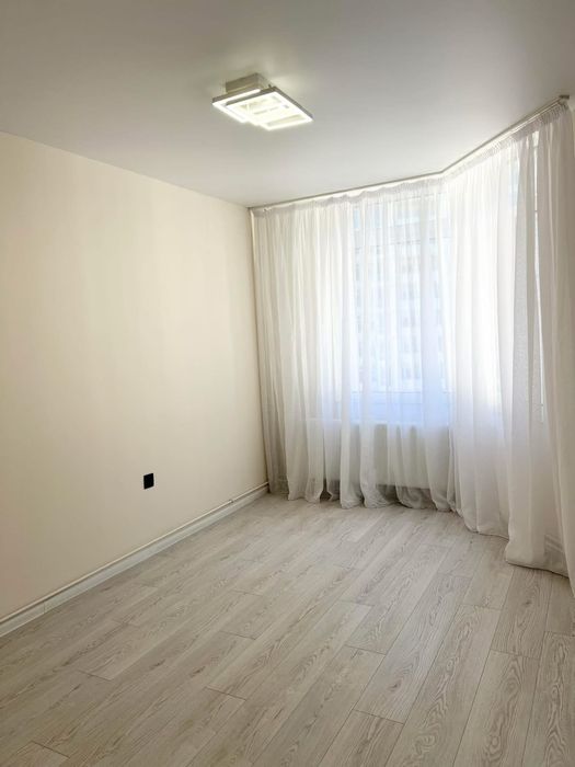 Продається гарна 2 кімнатна квартира на Бамі