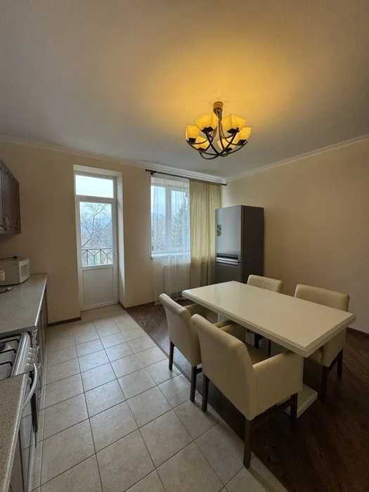 Аквапарк,,Карпатія,,200м, затишні апартаменти  в парковій зоні.центр