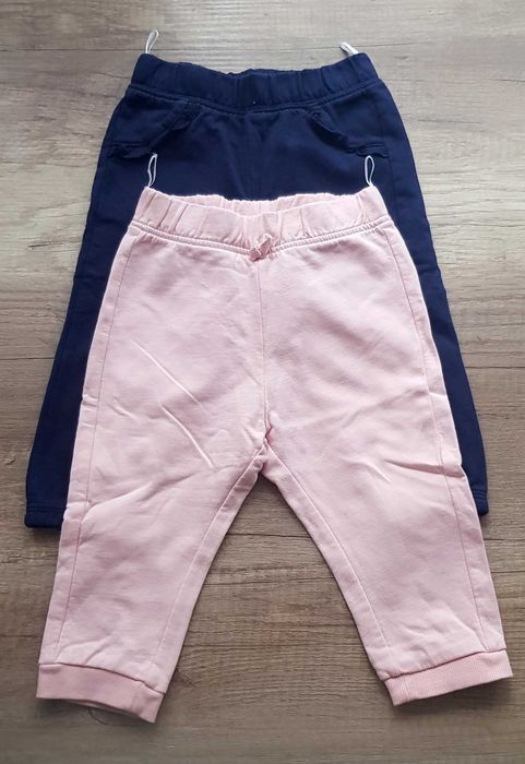 Zestaw joggersów ocieplanych r. 80