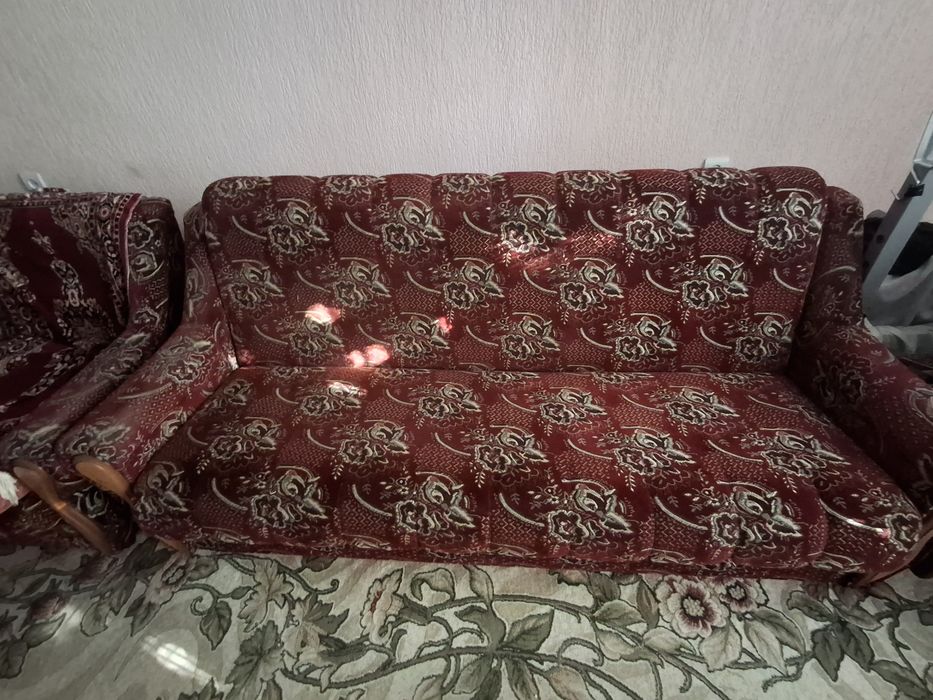 Продам диван та розкладні крісла