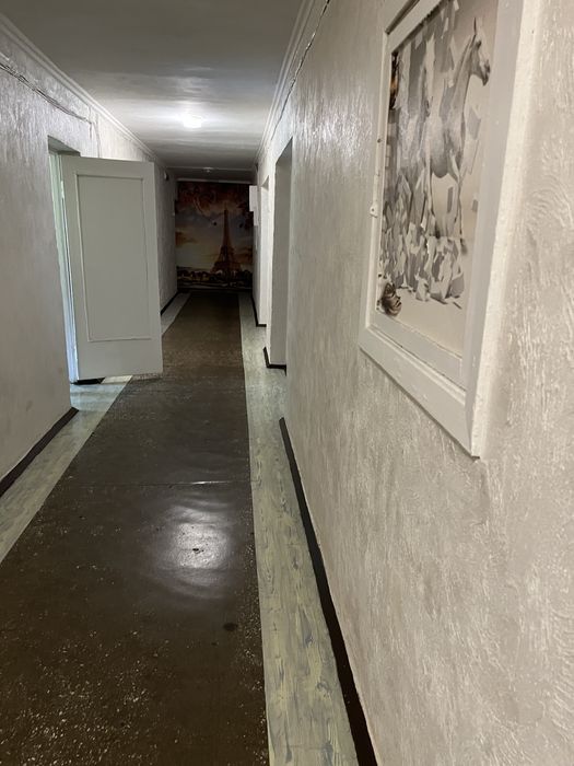Продається кімната в гуртожитку    по вул.Скальда ціна 13500 дол.