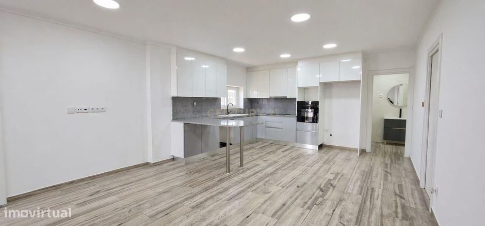 Loja convertida em apartamento. Oportunidade única! — Amora, Setúbal