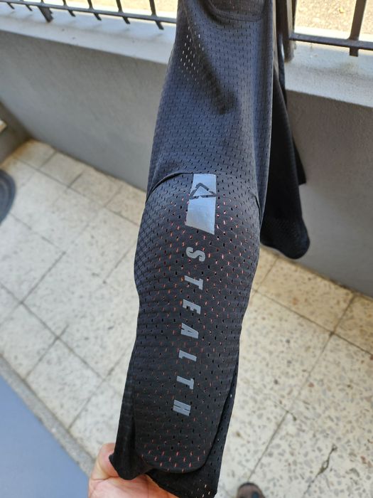 Colete em gel marca Leatt