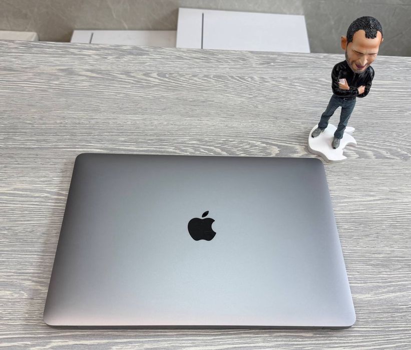MacBook Air 13  M1 / RAM 8 / SSD 256 GB / Space Grey / 2020