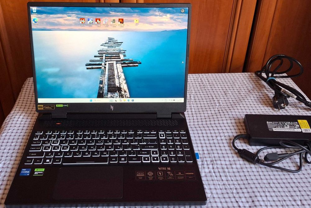 Acer Nitro AN16-51 16 дюймов с RTX 4050 TGP 140w Почти новый