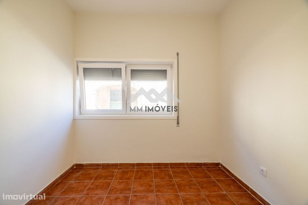 Andar de Moradia |  Rio Tinto | Garagem | Logradouro