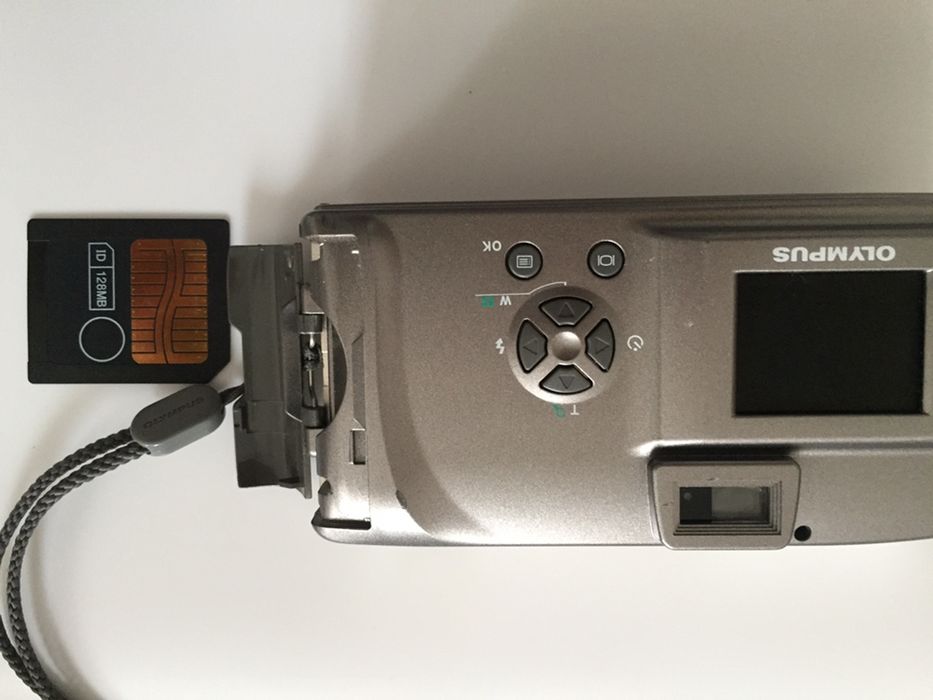 Maquina digital OLYMPUS D-380