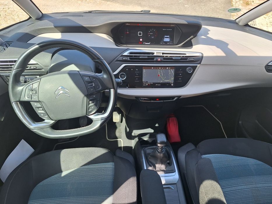 Poucos kms como nova, com garantia, aceito retoma