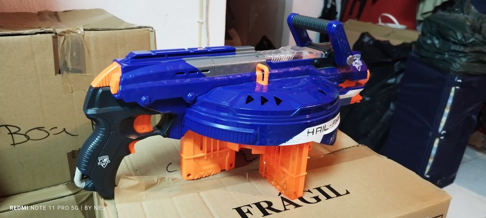 Nerf hail fire como nova + 2 pistolas