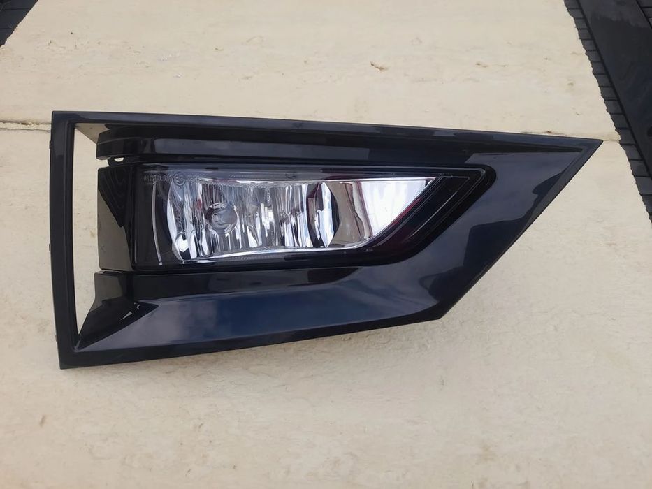 skoda fabia iv 6va halogen prawy+ramka kratk