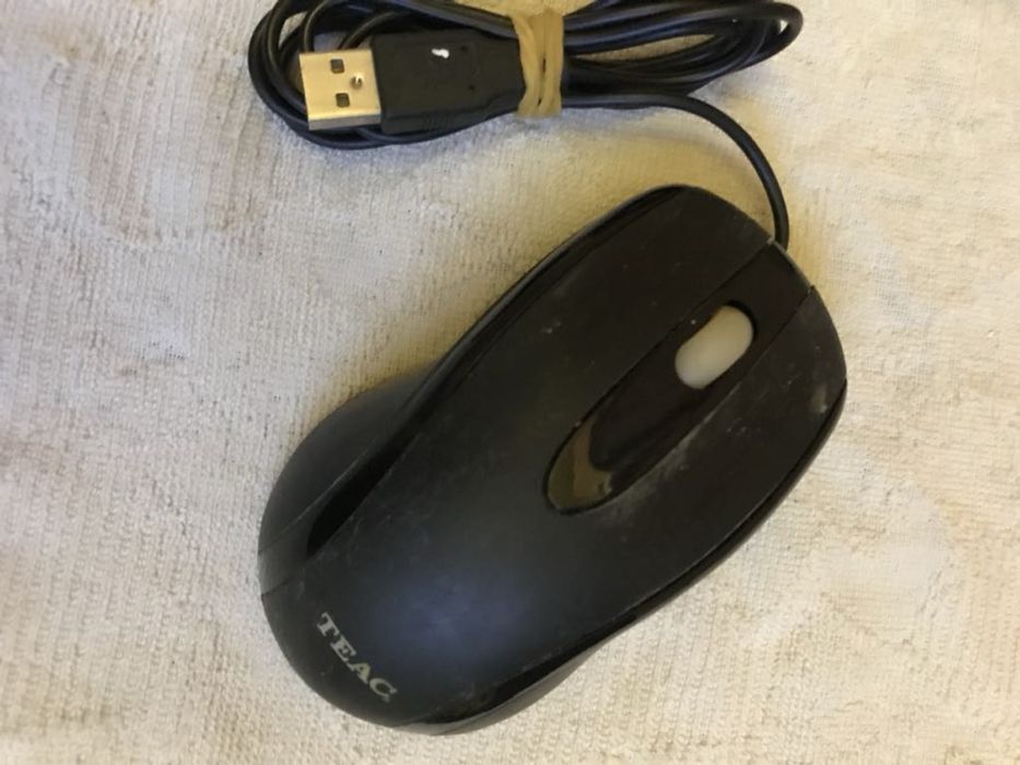 Компʼютерні миші та USB кабелі