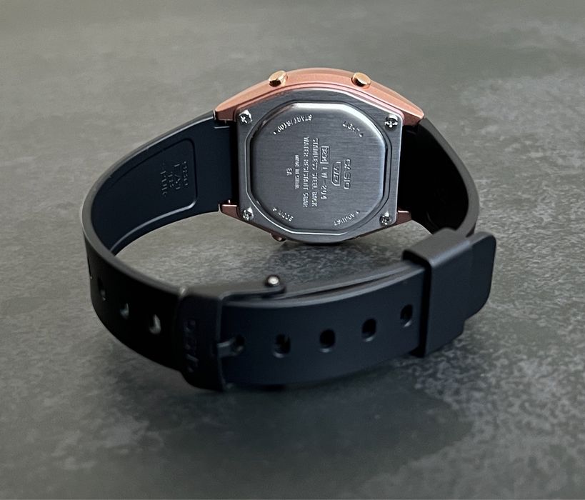 Наручний жіночий годинник Casio LW-204-1A новий оригінал рожеве золото