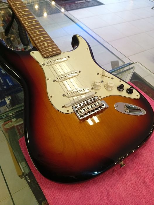 Fender Strat by Roland