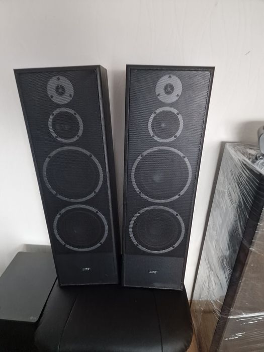 Kolumny podłogowe  Live