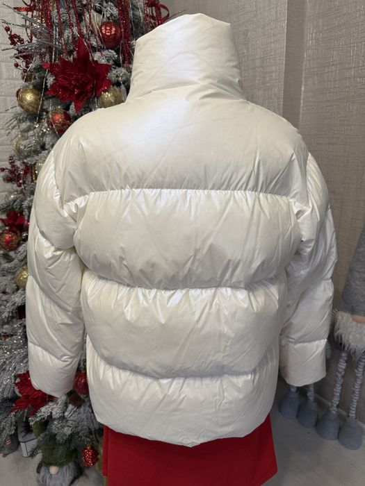 Продам женский пуховик пуфер жемчужного цвета PRPY