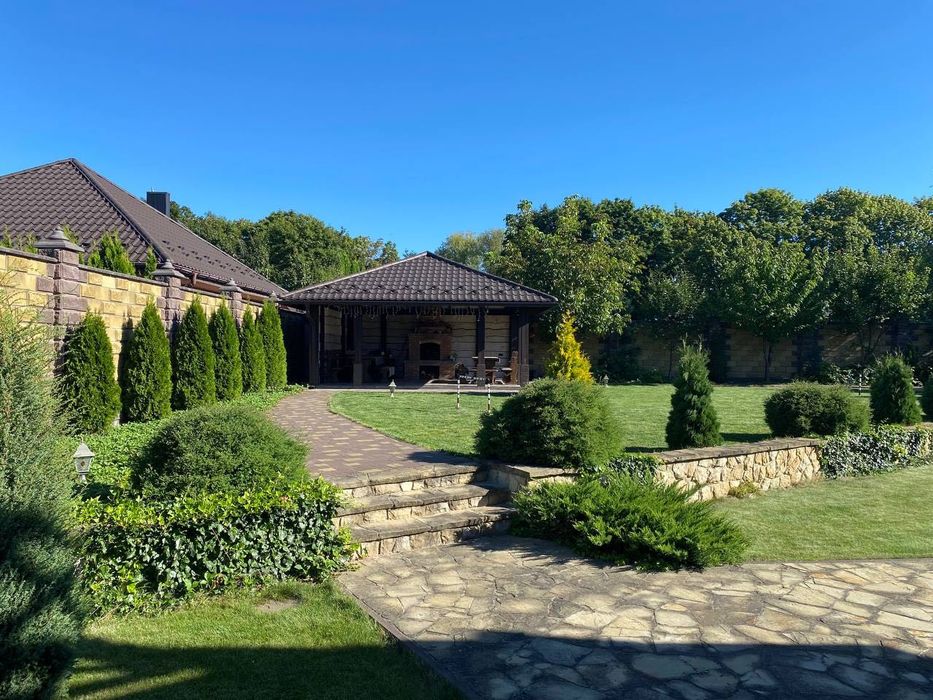 Продаж укомплектованого будинку з гаражем в районі Агропереробки!