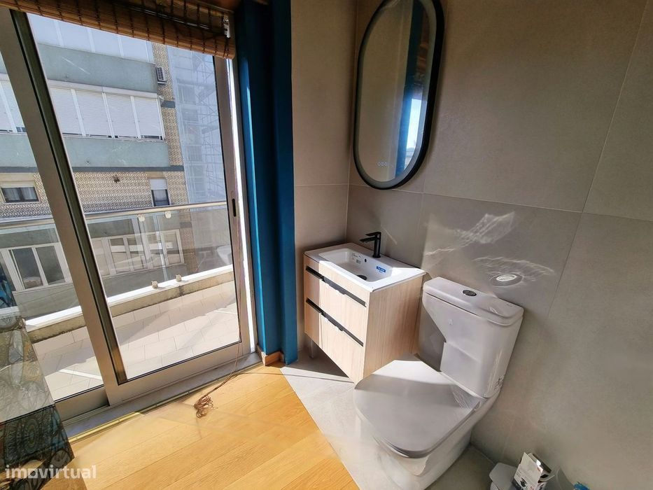 Excelente Apartamento T2 Para Arrendar Em São Domingos De Benfica