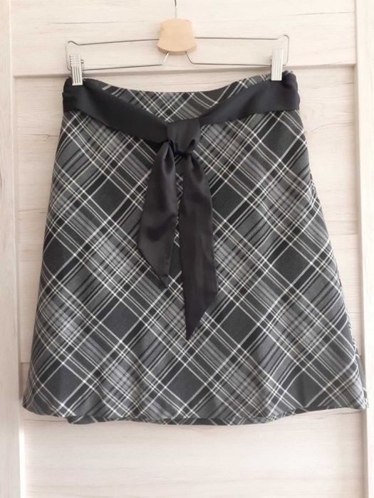 Spódnica s.Oliver elegancka, kobieca - rozmiar 38 - stan idealny