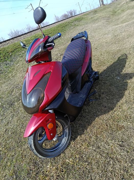 Скутер Спарк 150