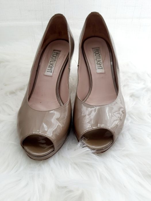 Buty Na Obcasie R.38