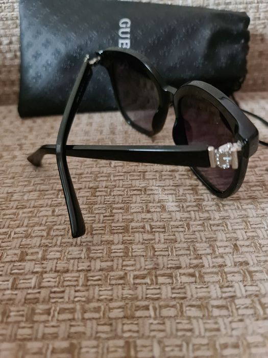 Продам женские очки Guess