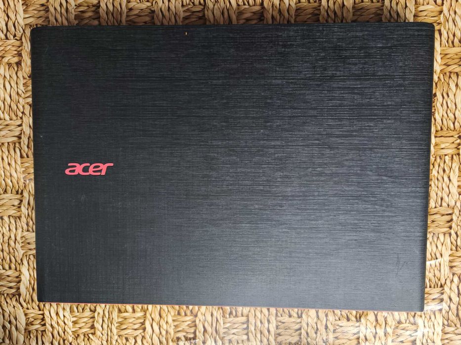 Чудовий ноутбук Acer E5-473 14 core i3\4gb ram\128gb ssd\АКБ ОК