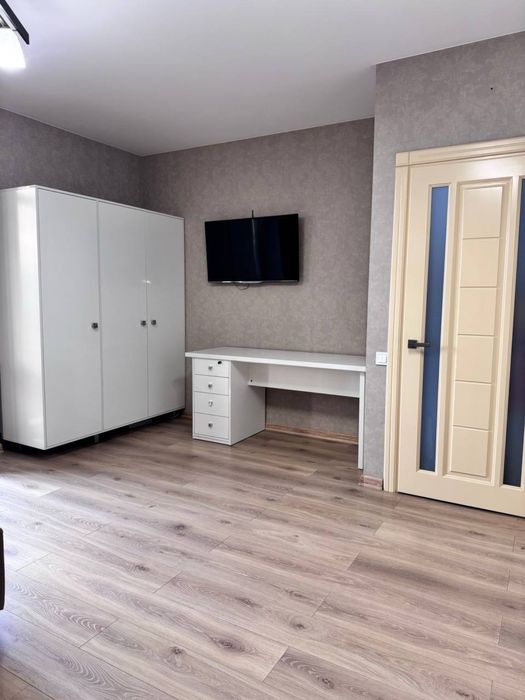 Подобова оренда квартири м.Винники