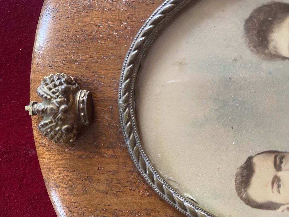 Старинная  рамка 1872 г (Политехническая выставка 200 лет Петру 1)