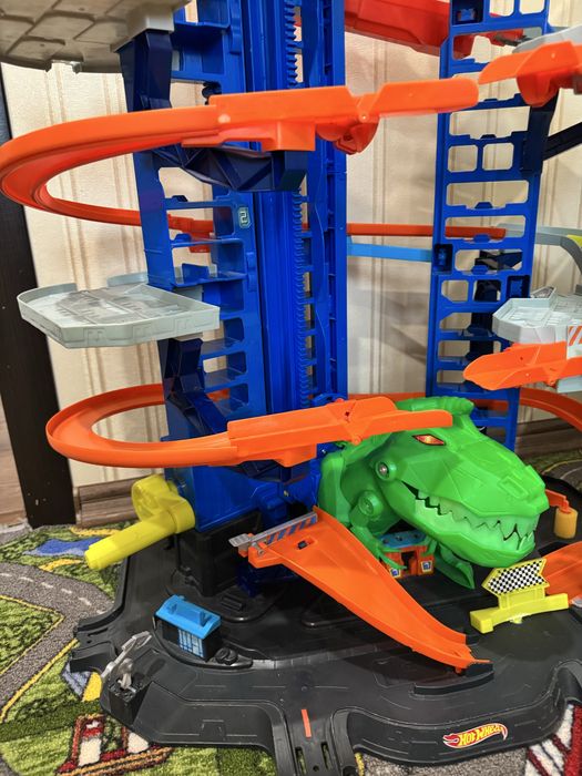 Hot wheels mega garage Мега гараж