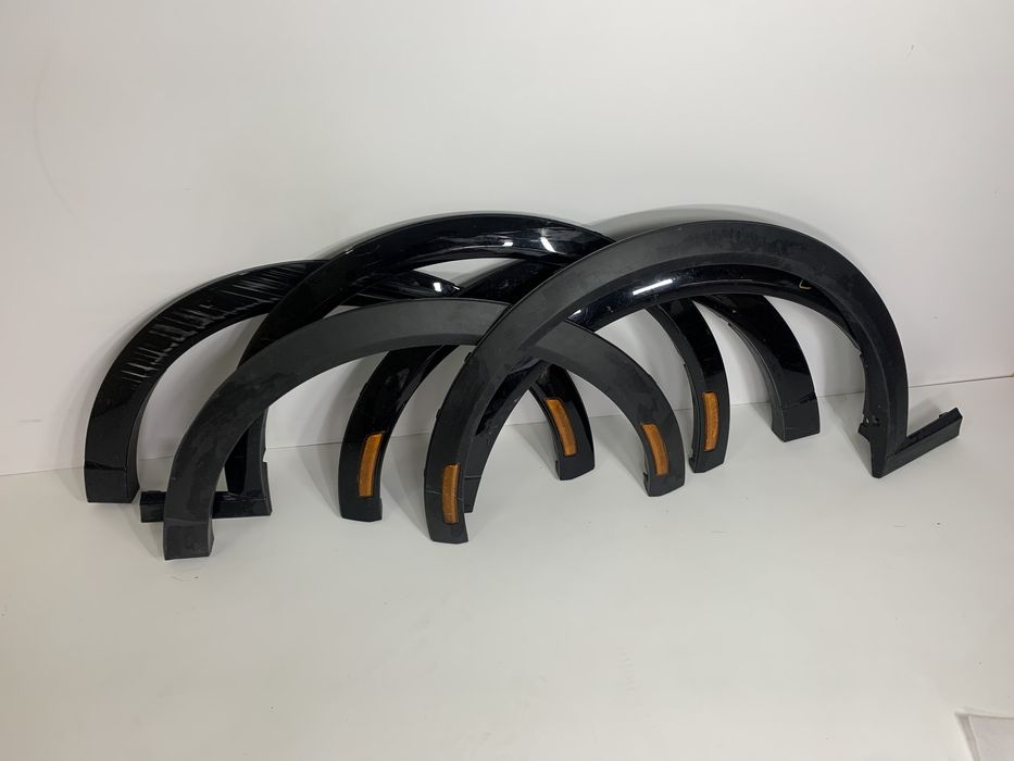 Накладка крила Ford Mustang Mach E